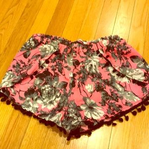 Pom shorts